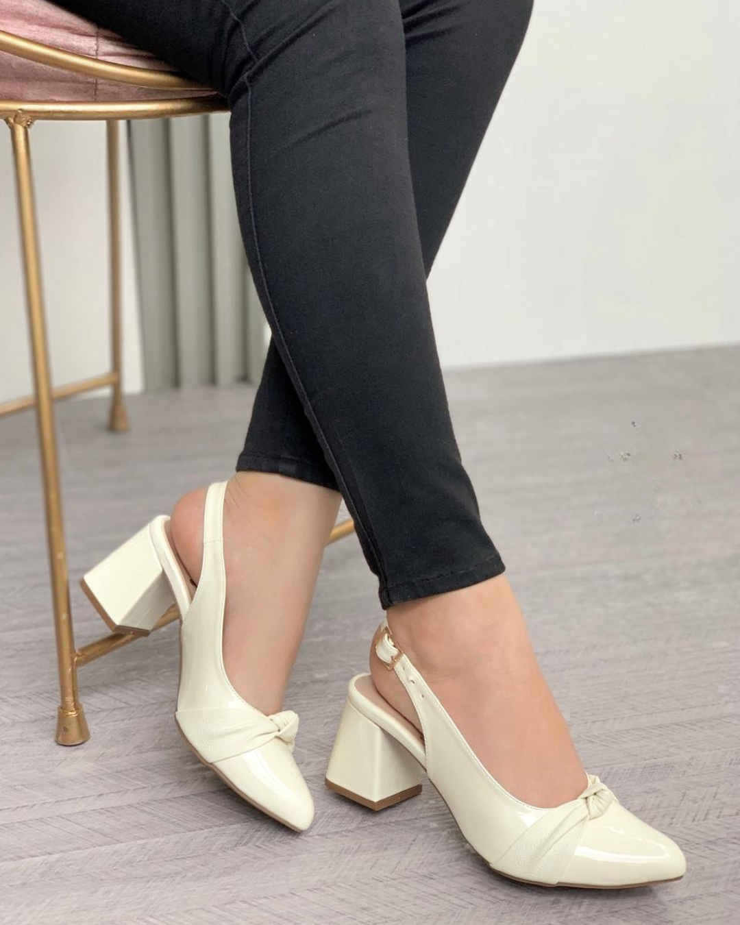 Dara — elegancia y confort en cada paso.